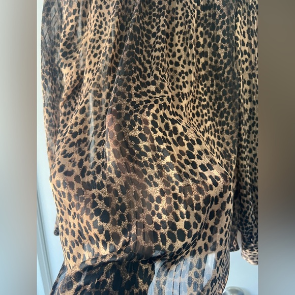 H&M Leopard Print Top - Picture 7 of 9